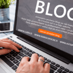 blog o avtopokrivalih na laptopu SEO vsebina